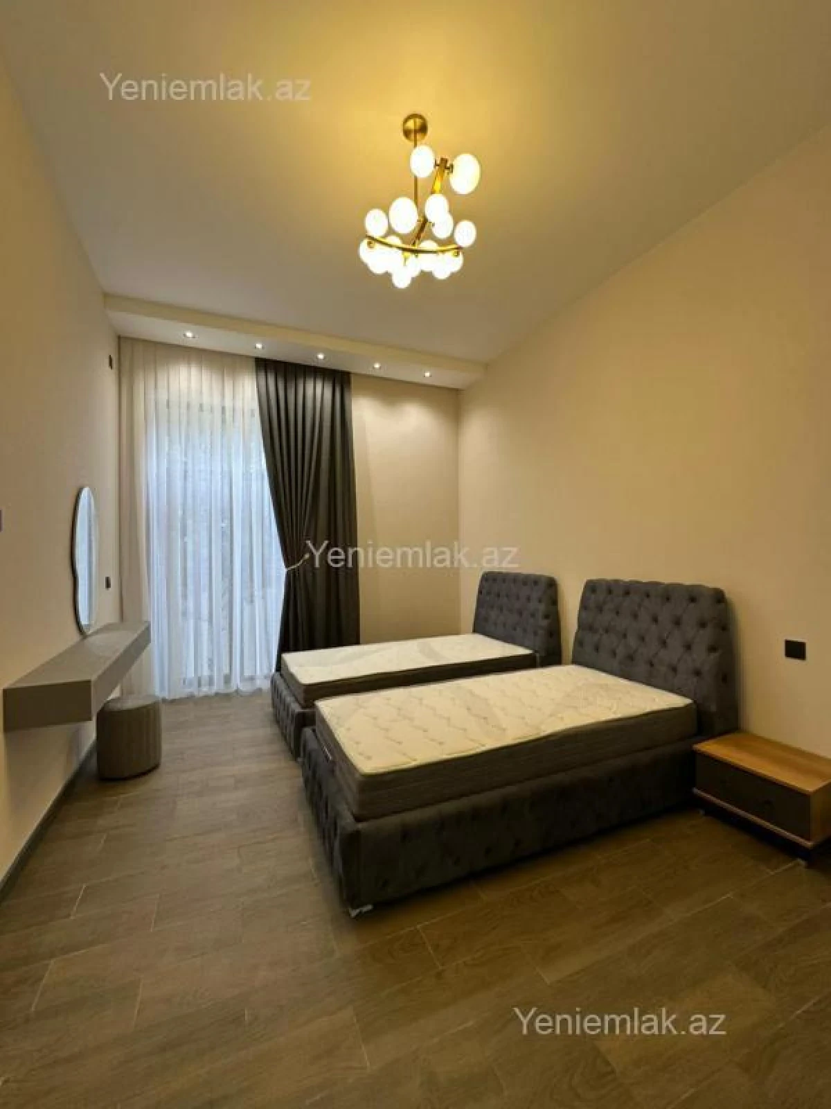 Satılır 5 otaqlı həyət evi 280 m²