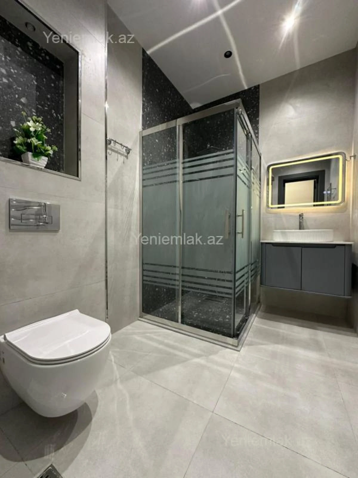 Satılır 5 otaqlı həyət evi 280 m²