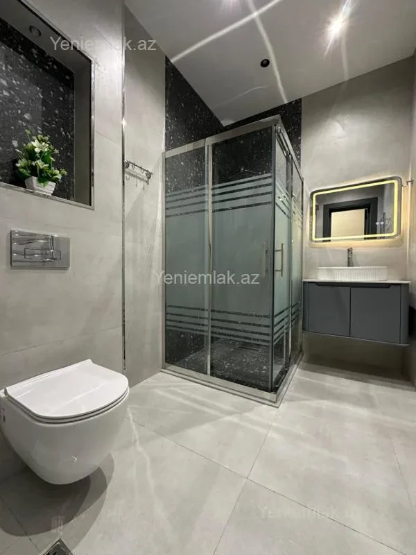 Satılır 5 otaqlı həyət evi 280 m²