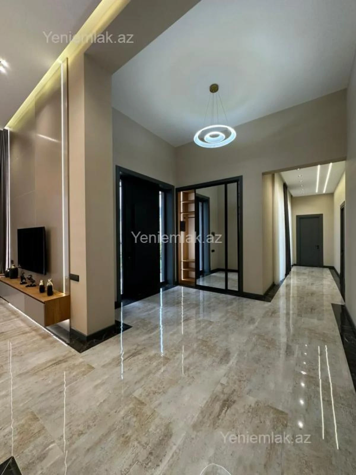Satılır 5 otaqlı həyət evi 280 m²