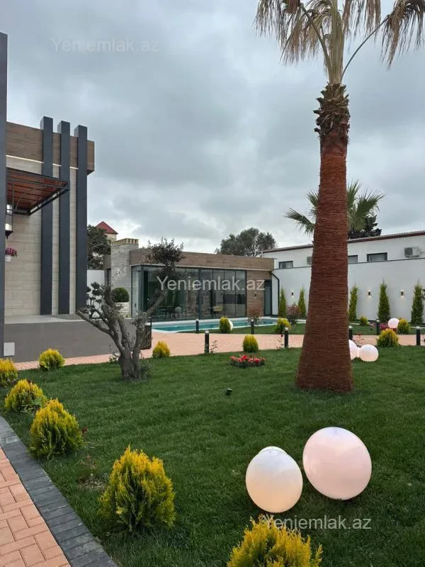 Satılır 5 otaqlı həyət evi 280 m²