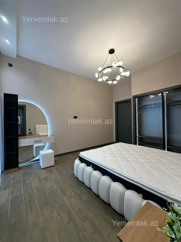 Satılır 5 otaqlı həyət evi 280 m²