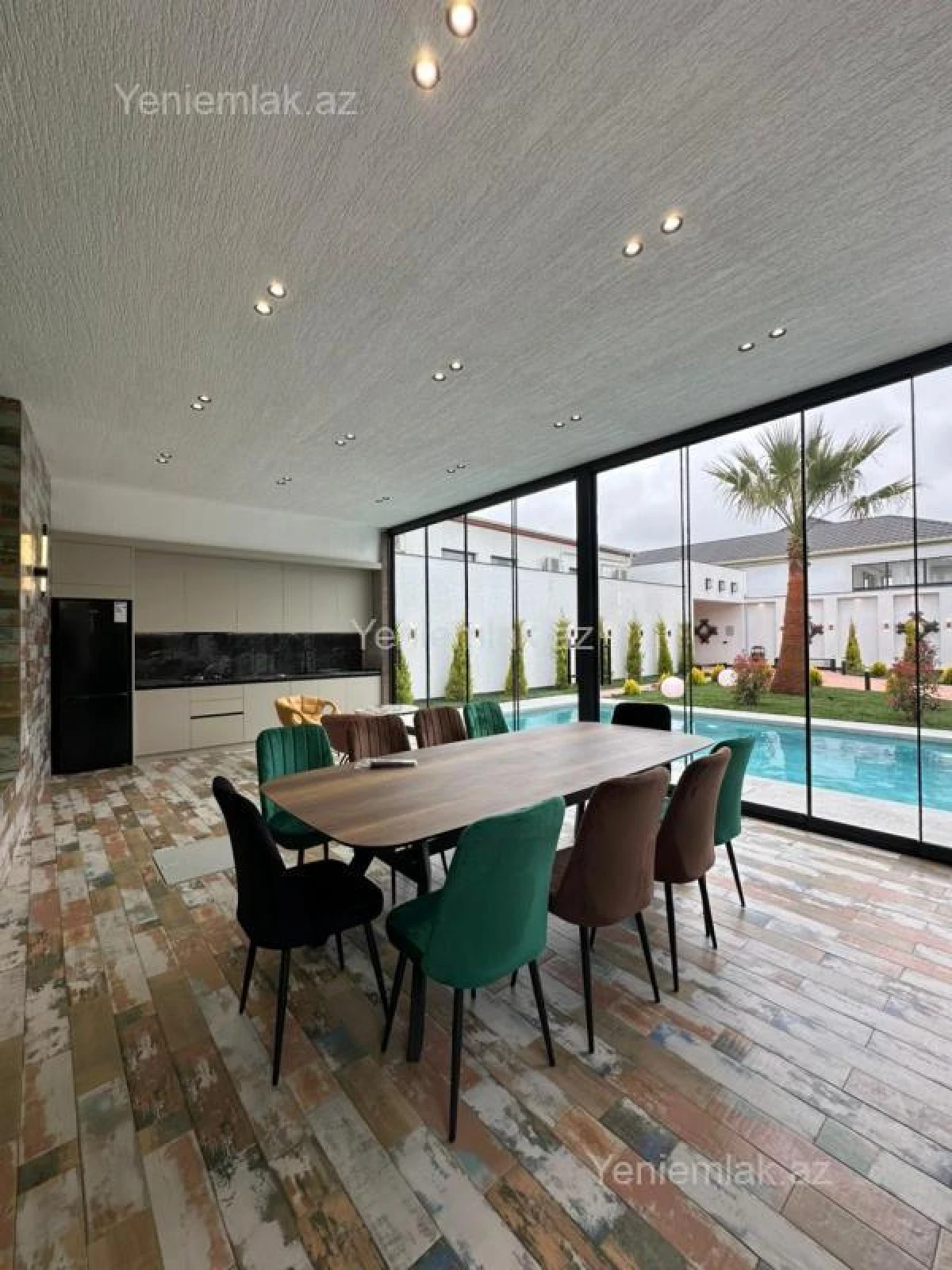 Satılır 5 otaqlı həyət evi 280 m²