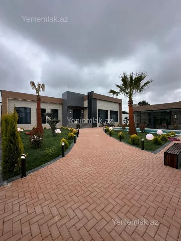 Satılır 5 otaqlı həyət evi 280 m²
