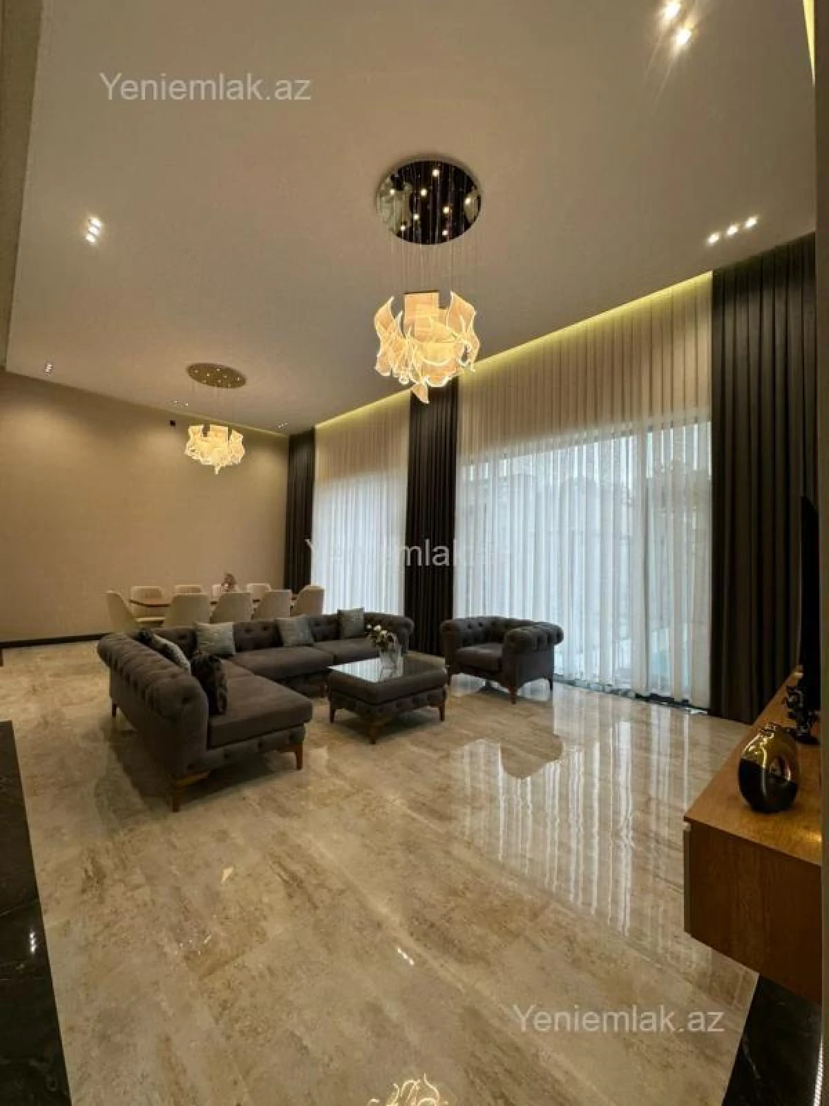 Satılır 5 otaqlı həyət evi 280 m²