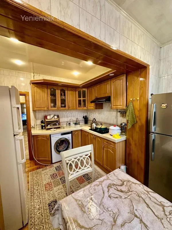 Satılır 5 otaqlı köhnə tikili 120 m²