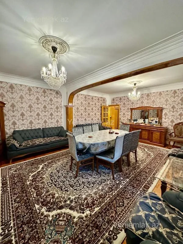 Satılır 5 otaqlı köhnə tikili 120 m²