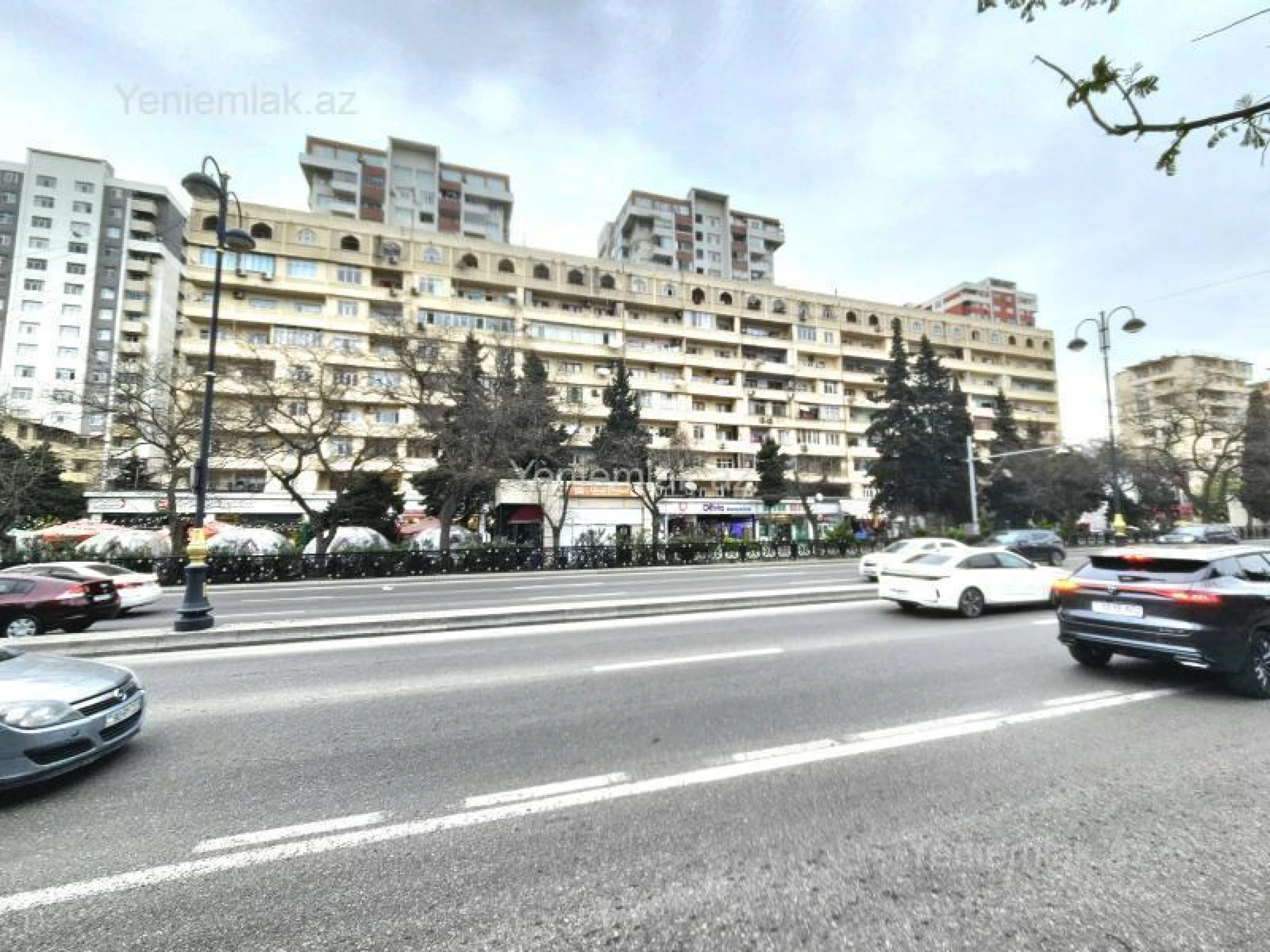 Satılır 5 otaqlı köhnə tikili 120 m²