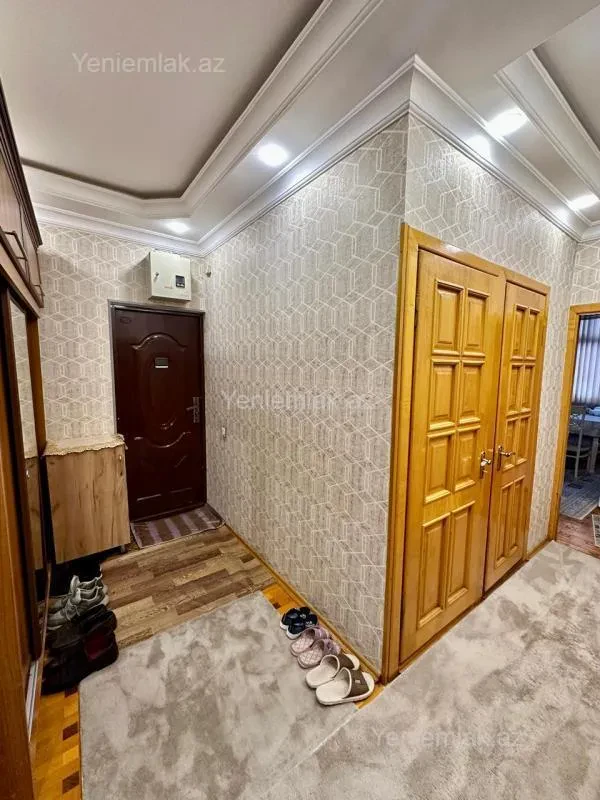 Satılır 5 otaqlı köhnə tikili 120 m²