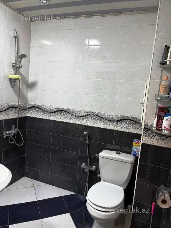 Satılır 2 otaqlı köhnə tikili 65 m²
