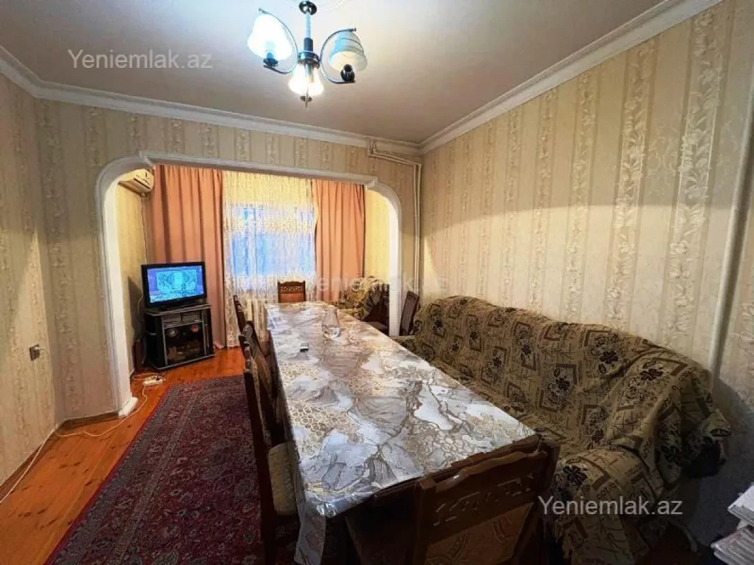 Satılır 2 otaqlı köhnə tikili 65 m²