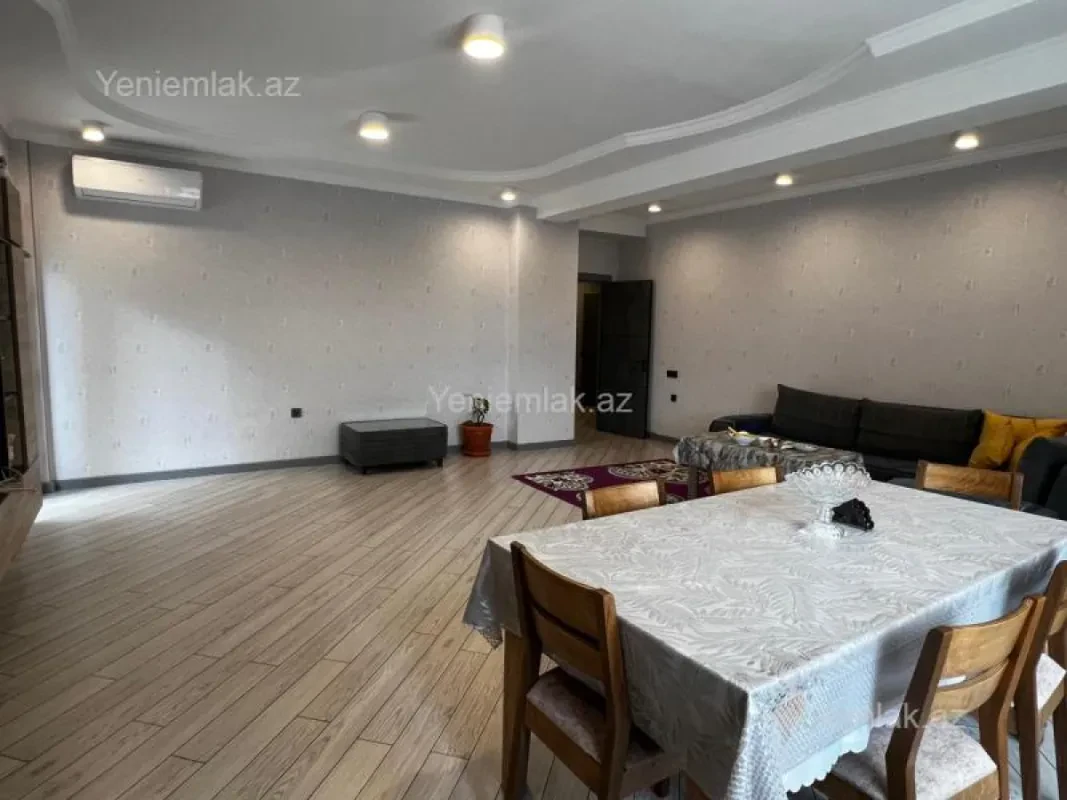 Satılır 4 otaqlı yeni tikili 220 m²