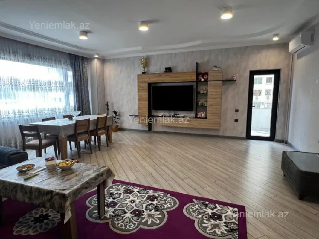 Satılır 4 otaqlı yeni tikili 220 m²