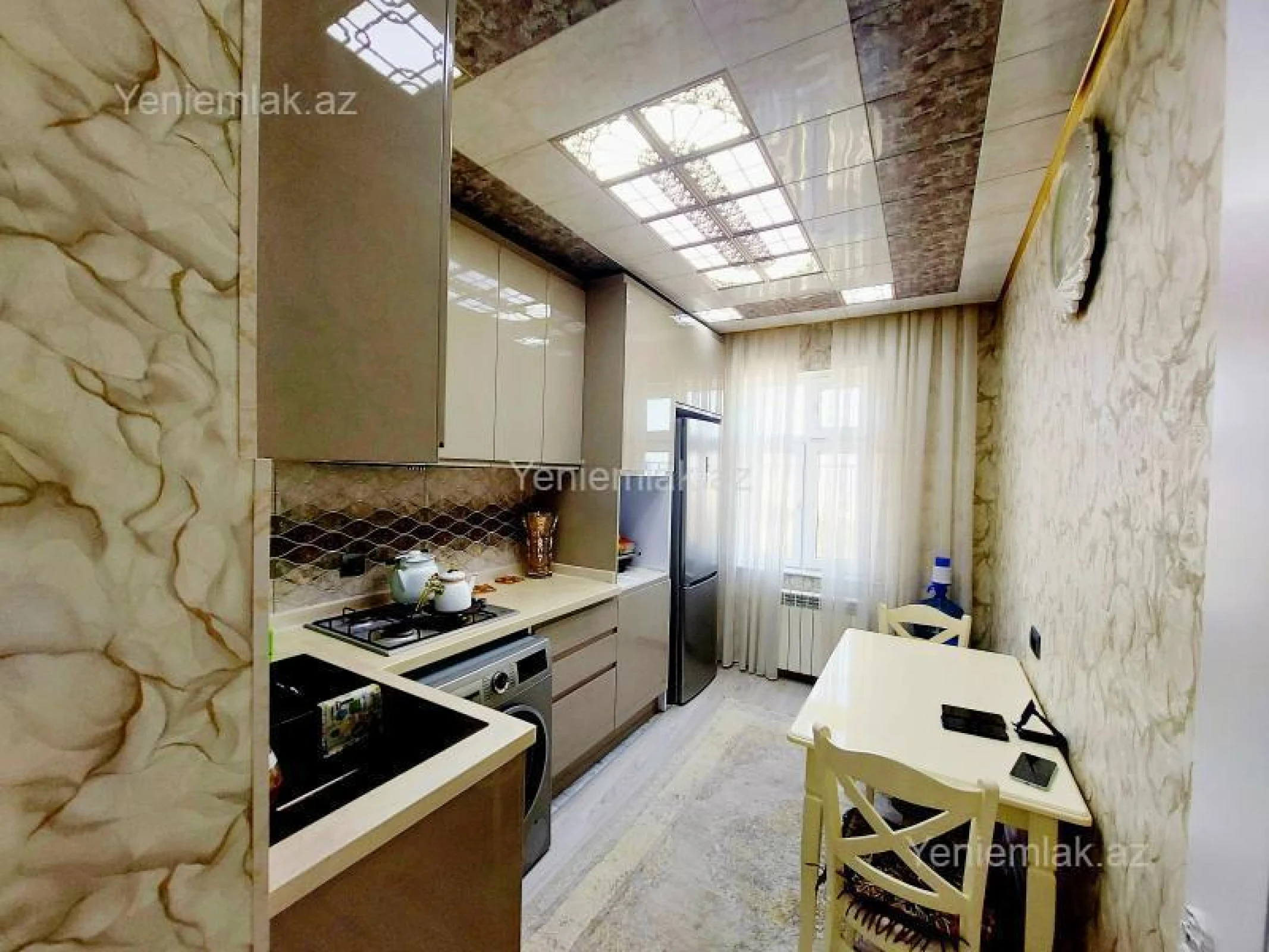 Satılır 4 otaqlı köhnə tikili 86 m²