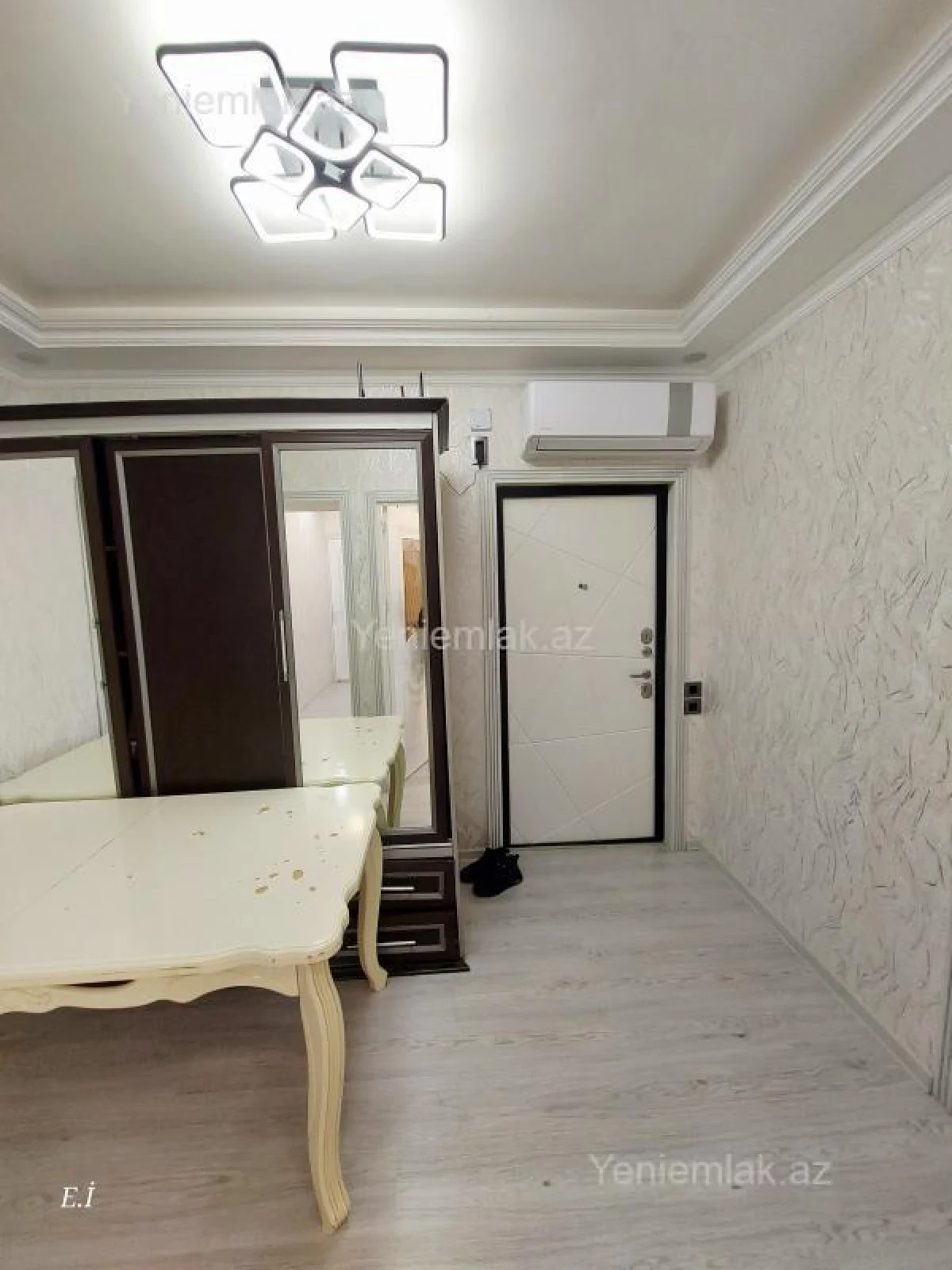 Satılır 4 otaqlı köhnə tikili 86 m²