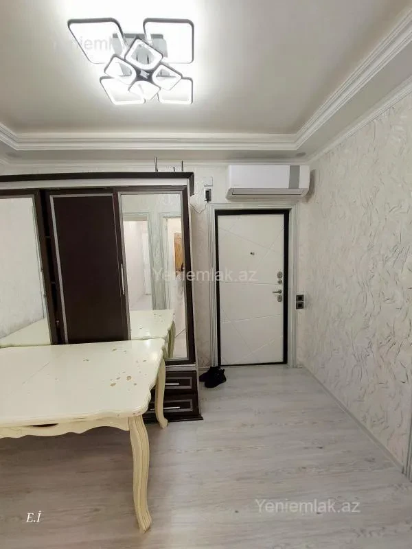 Satılır 4 otaqlı köhnə tikili 86 m²