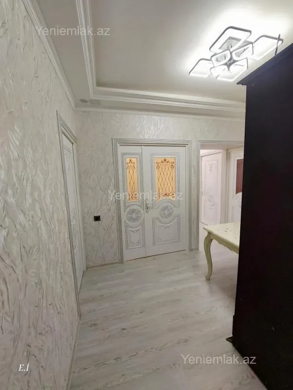 Satılır 4 otaqlı köhnə tikili 86 m²