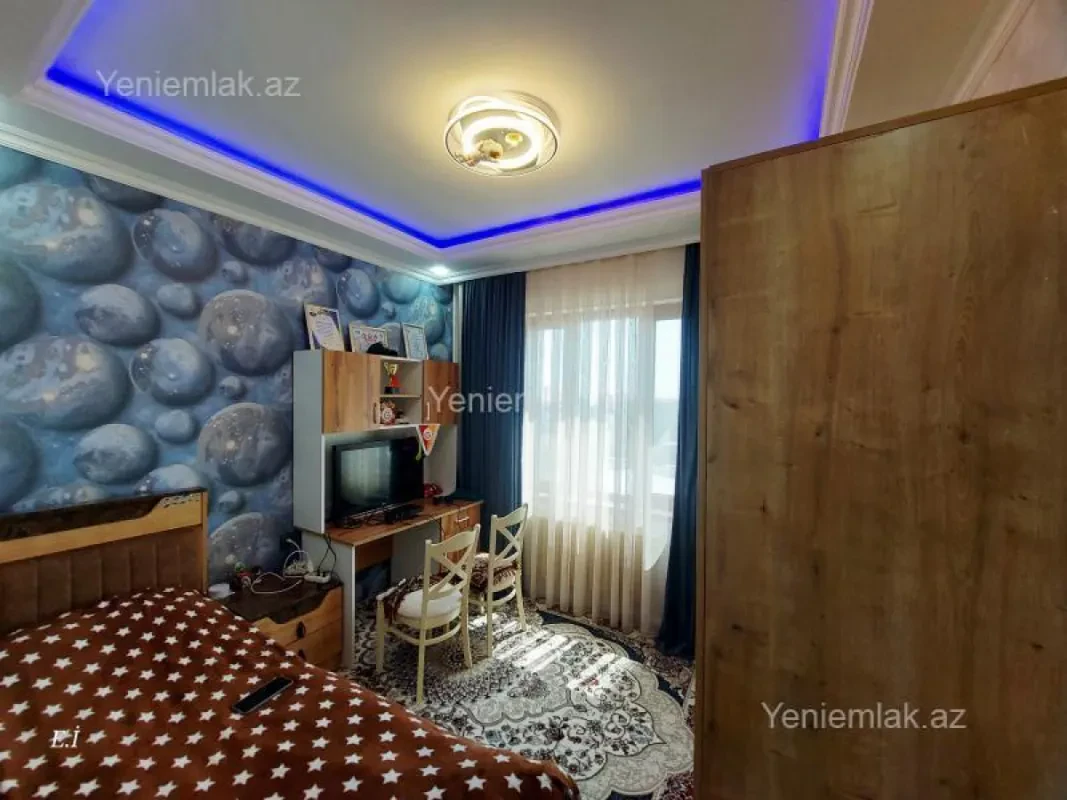 Satılır 4 otaqlı köhnə tikili 86 m²