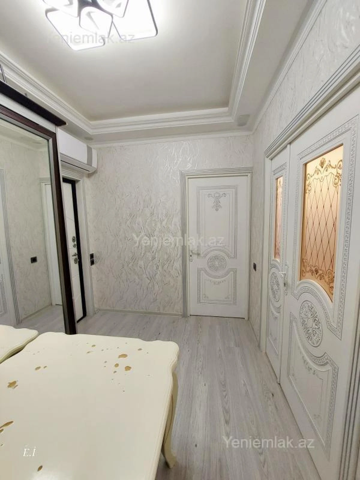 Satılır 4 otaqlı köhnə tikili 86 m²