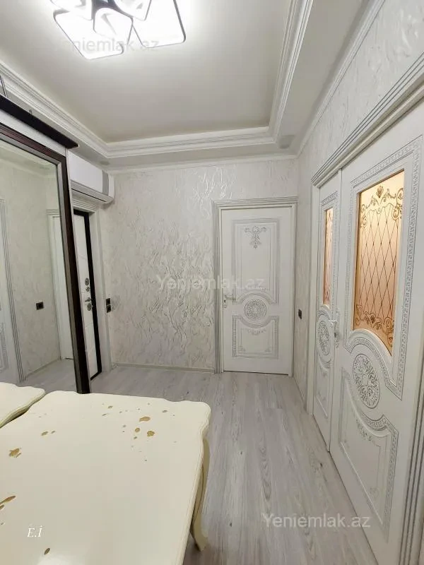 Satılır 4 otaqlı köhnə tikili 86 m²
