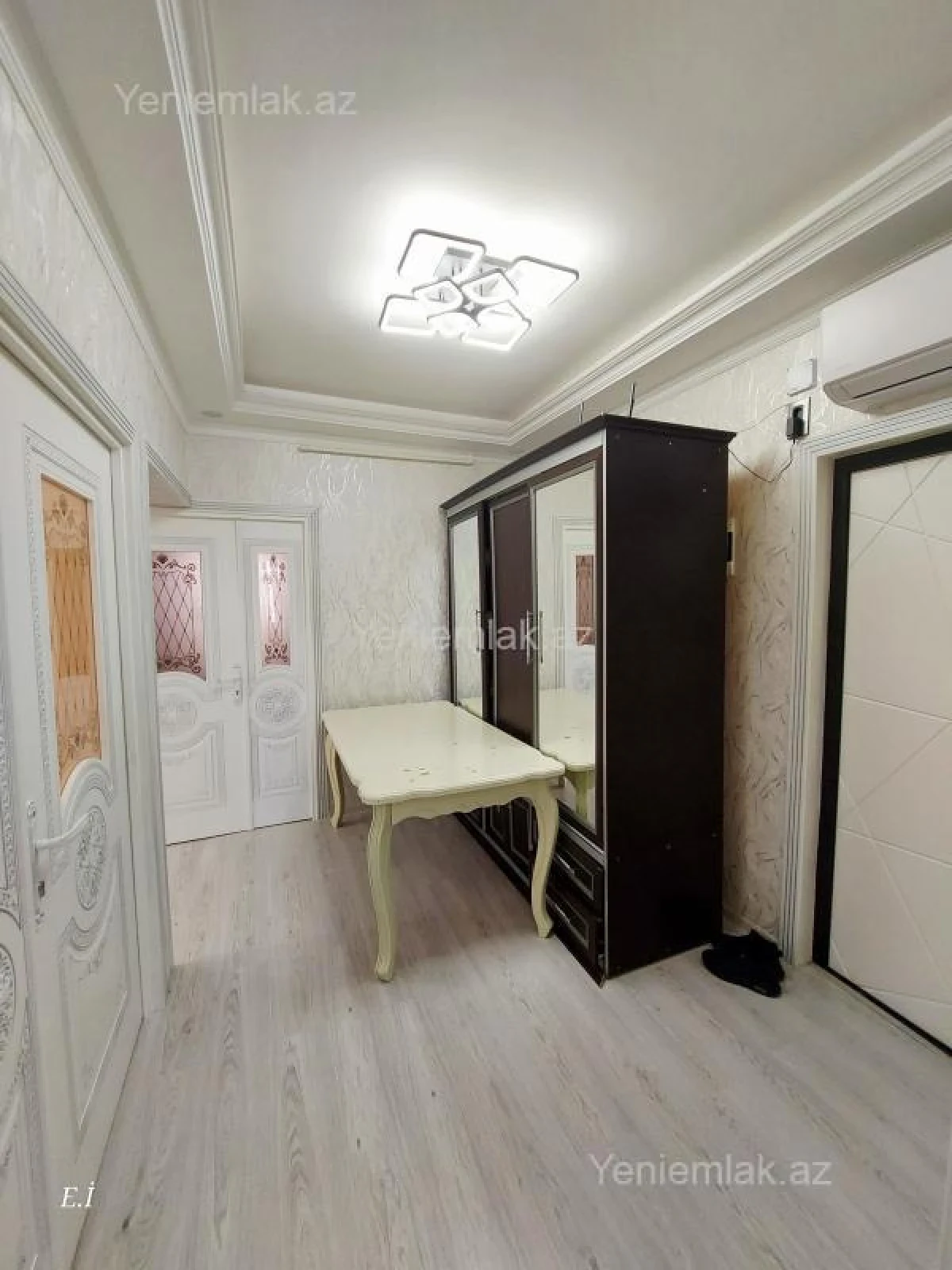 Satılır 4 otaqlı köhnə tikili 86 m²