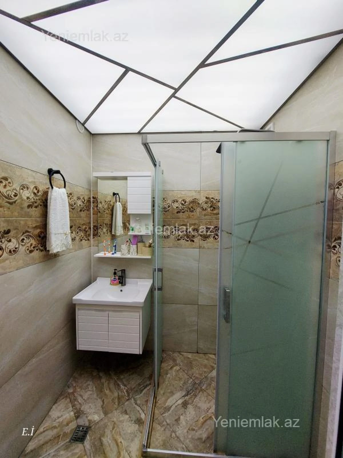 Satılır 4 otaqlı köhnə tikili 86 m²