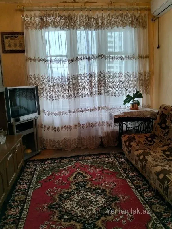 Satılır 2 otaqlı köhnə tikili 45 m²