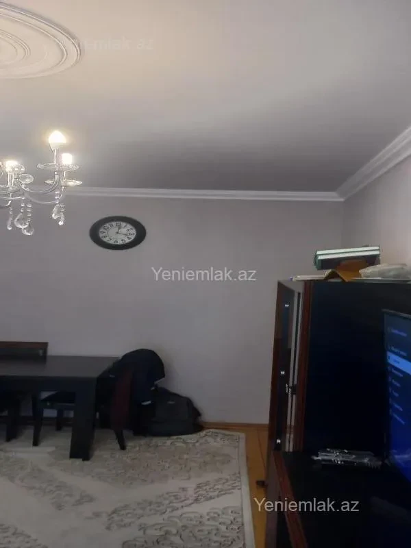 Satılır 2 otaqlı köhnə tikili 56 m²
