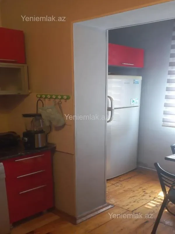 Satılır 2 otaqlı köhnə tikili 56 m²