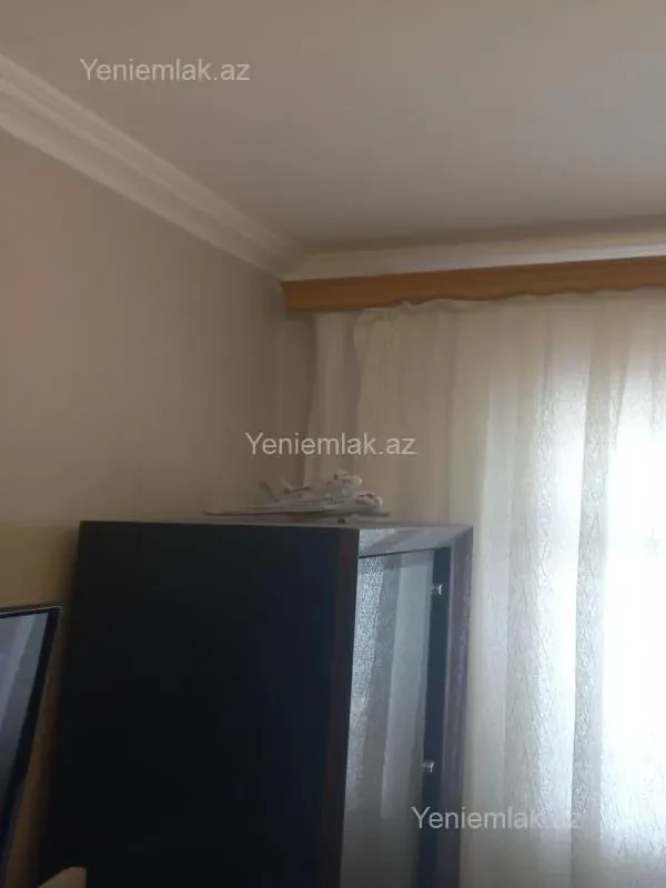 Satılır 2 otaqlı köhnə tikili 56 m²
