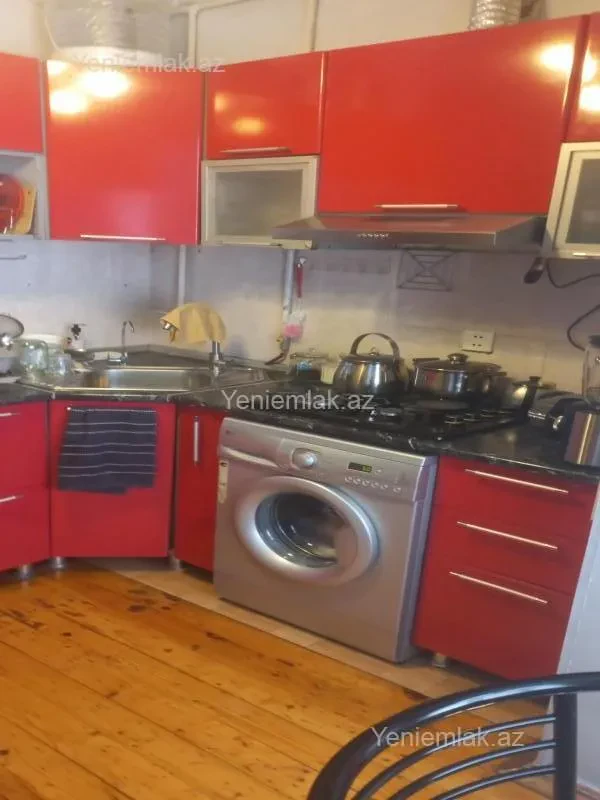 Satılır 2 otaqlı köhnə tikili 56 m²