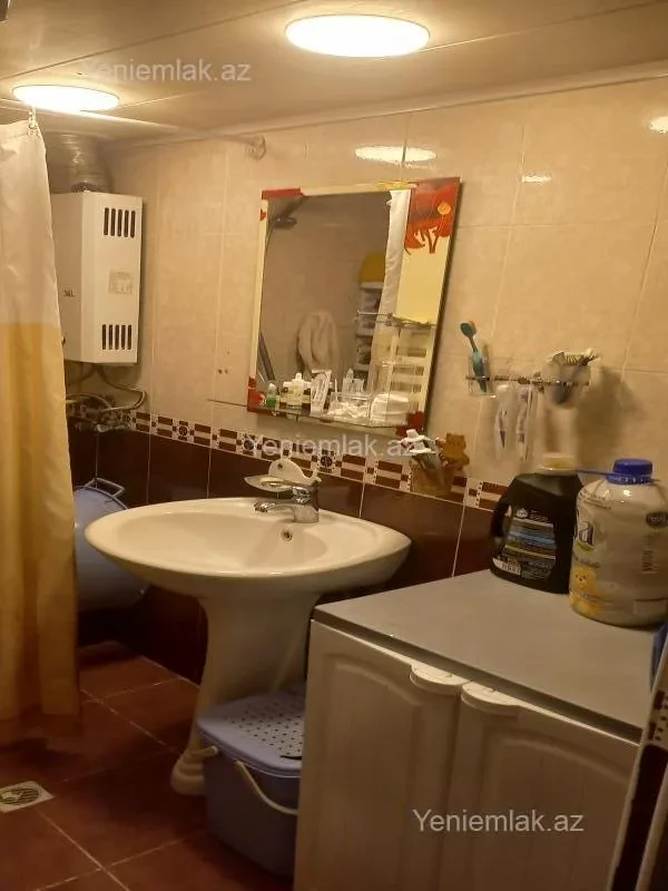 Satılır 2 otaqlı köhnə tikili 56 m²