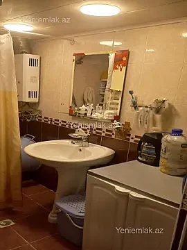 Satılır 2 otaqlı köhnə tikili 56 m²