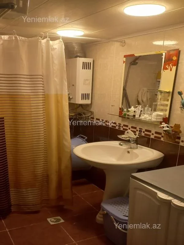 Satılır 2 otaqlı köhnə tikili 56 m²