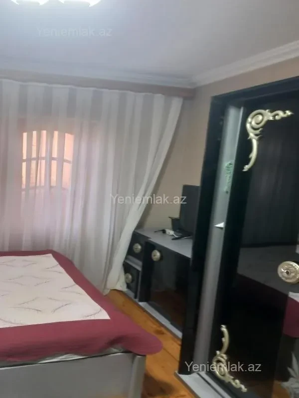 Satılır 2 otaqlı köhnə tikili 56 m²