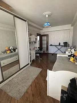Satılır 3 otaqlı köhnə tikili 100 m²