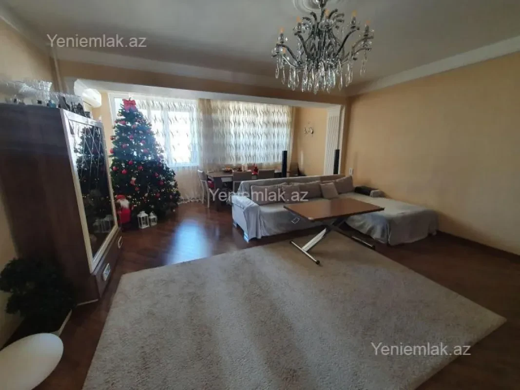 Satılır 3 otaqlı köhnə tikili 100 m²