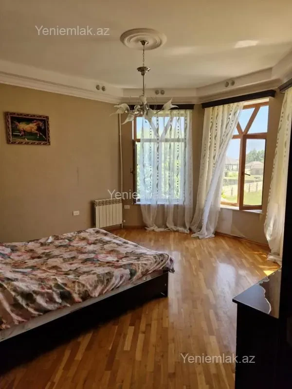 Satılır 4 otaqlı həyət evi 150 m²