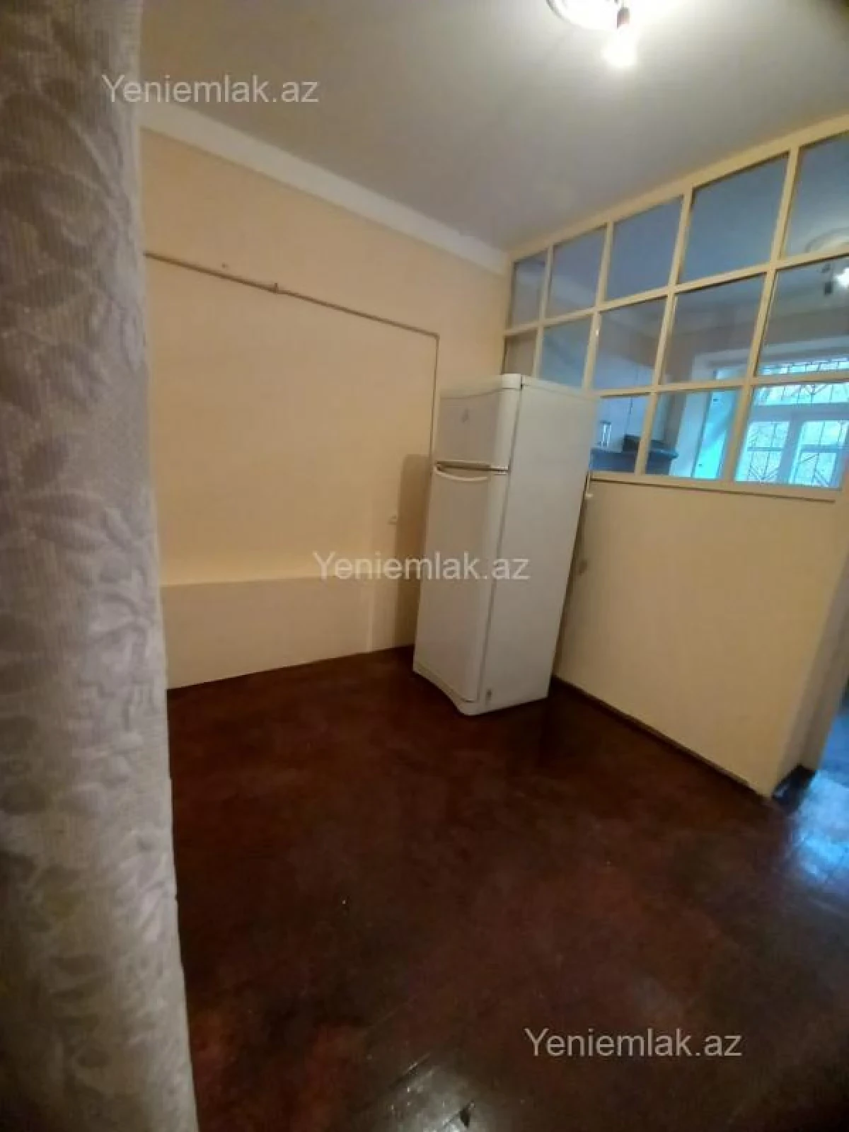 Satılır 2 otaqlı köhnə tikili 70 m²