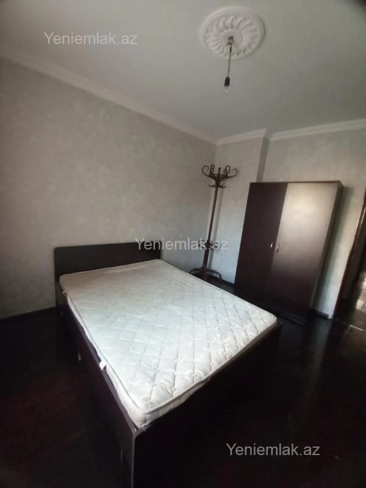 Satılır 2 otaqlı köhnə tikili 70 m²