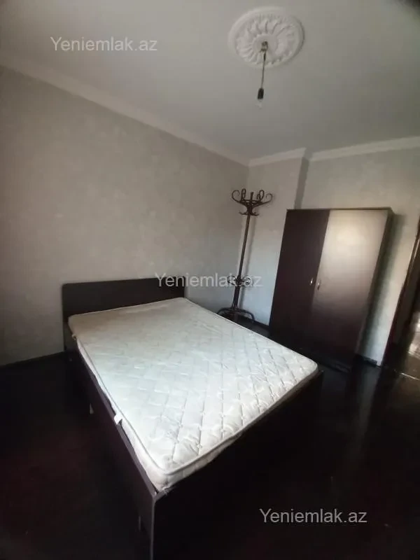 Satılır 2 otaqlı köhnə tikili 70 m²