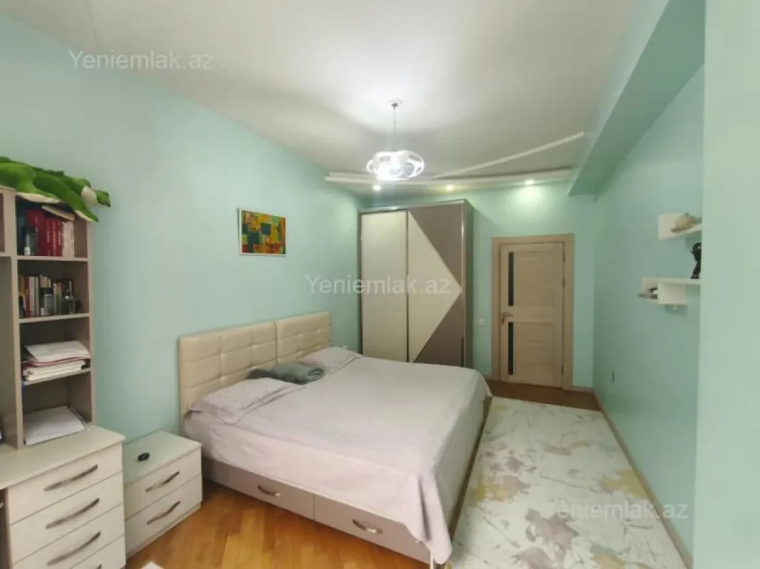 Satılır 3 otaqlı yeni tikili 137 m²