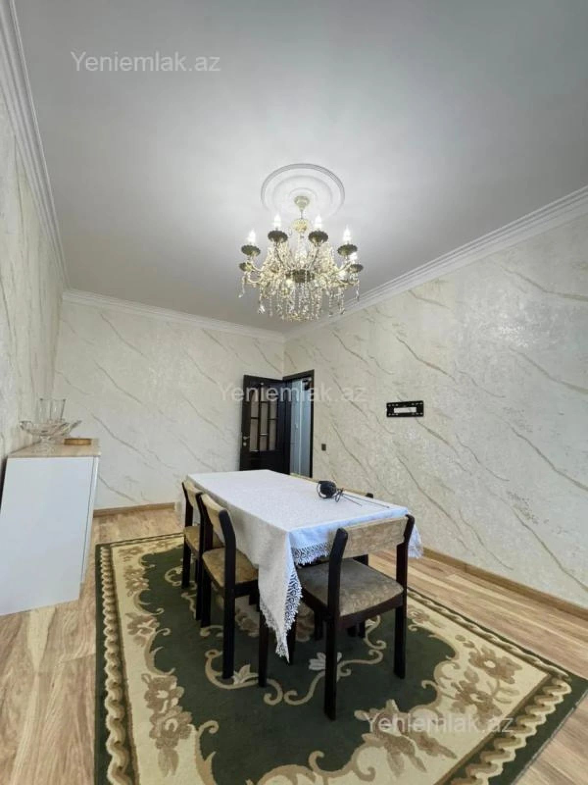 Satılır 4 otaqlı köhnə tikili 100 m²