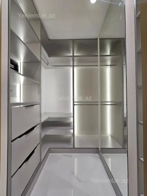 Satılır 2 otaqlı yeni tikili 83 m²