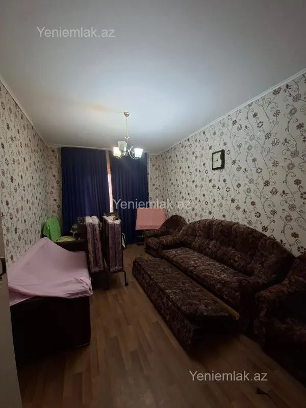 Satılır 4 otaqlı köhnə tikili 110 m²