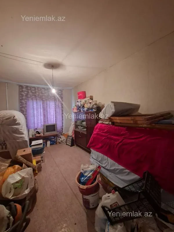 Satılır 4 otaqlı köhnə tikili 110 m²