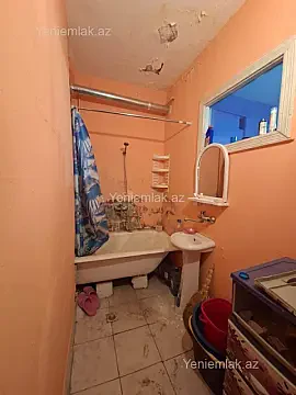 Satılır 4 otaqlı köhnə tikili 110 m²