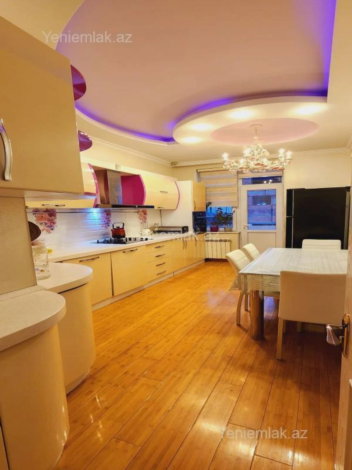 Satılır 3 otaqlı yeni tikili 130 m²