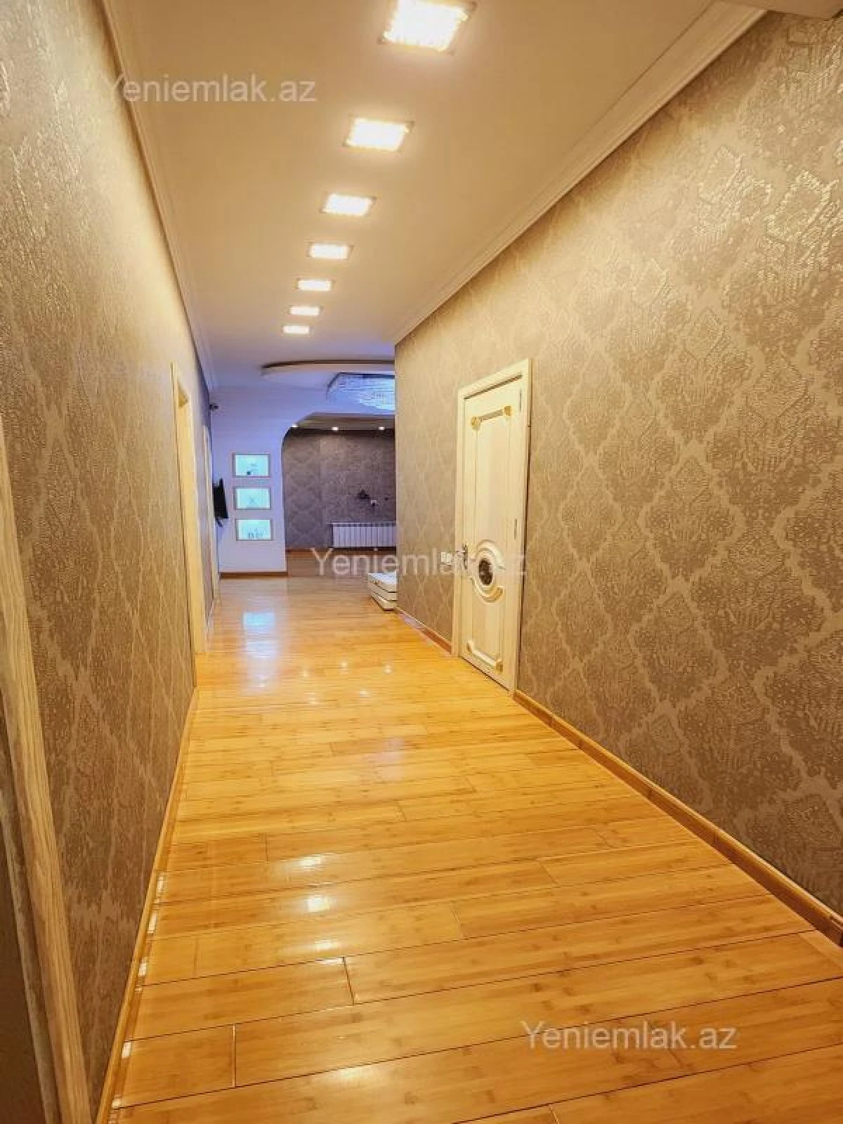Satılır 3 otaqlı yeni tikili 130 m²