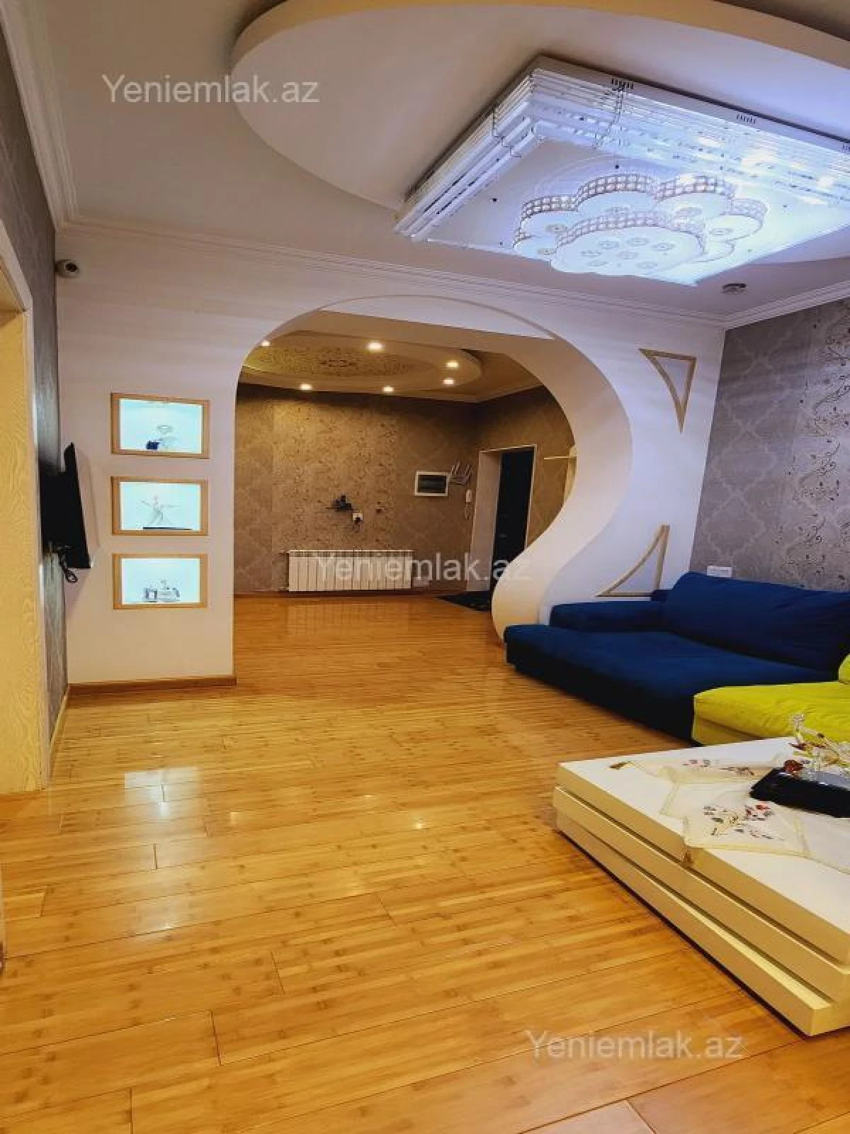Satılır 3 otaqlı yeni tikili 130 m²